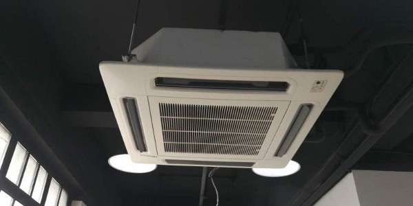 吸頂式中央空調(diào)有哪些優(yōu)缺點？