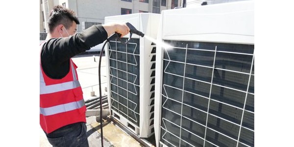 商用中央空調(diào)室外機(jī)清洗方法