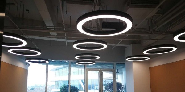 除了外觀，吊頂式空調(diào)與風(fēng)機(jī)盤管還有這些不一樣！